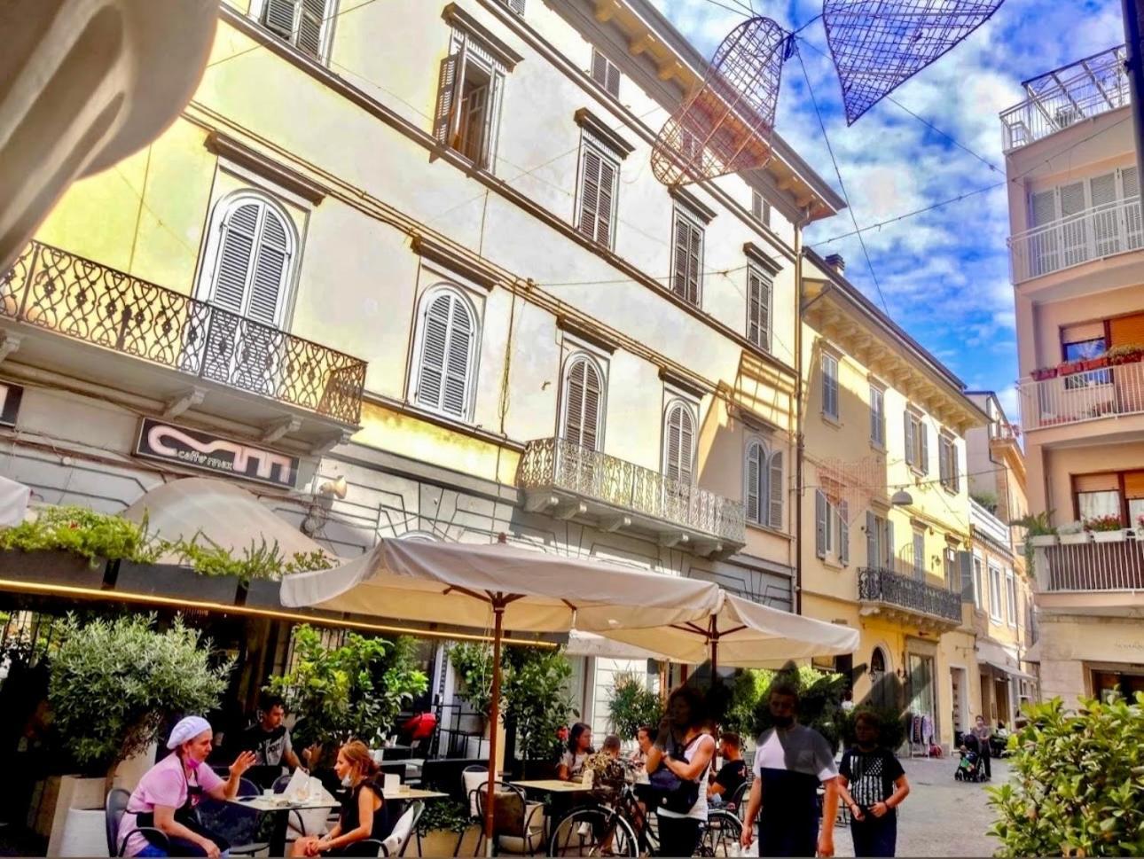 Particular Apartment In San Benedetto Del Tronto Esterno foto